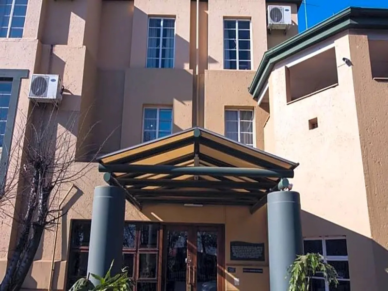 Airport Inn And Suites