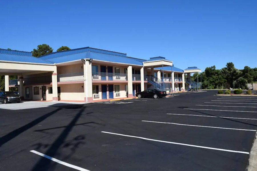 Royal Inn Douglasville