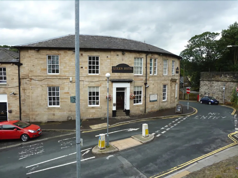 The Queen Hotel