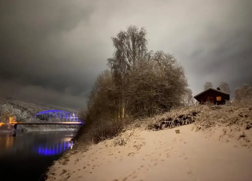 Lakeside Living With Garden