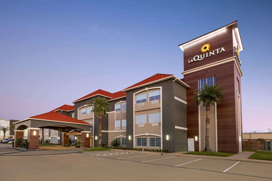 La Quinta Inn & Suites by Wyndham Port Arthur