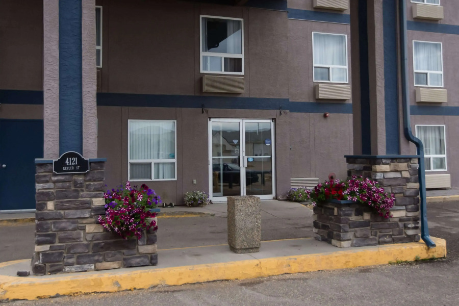 Super 8 by Wyndham Whitecourt