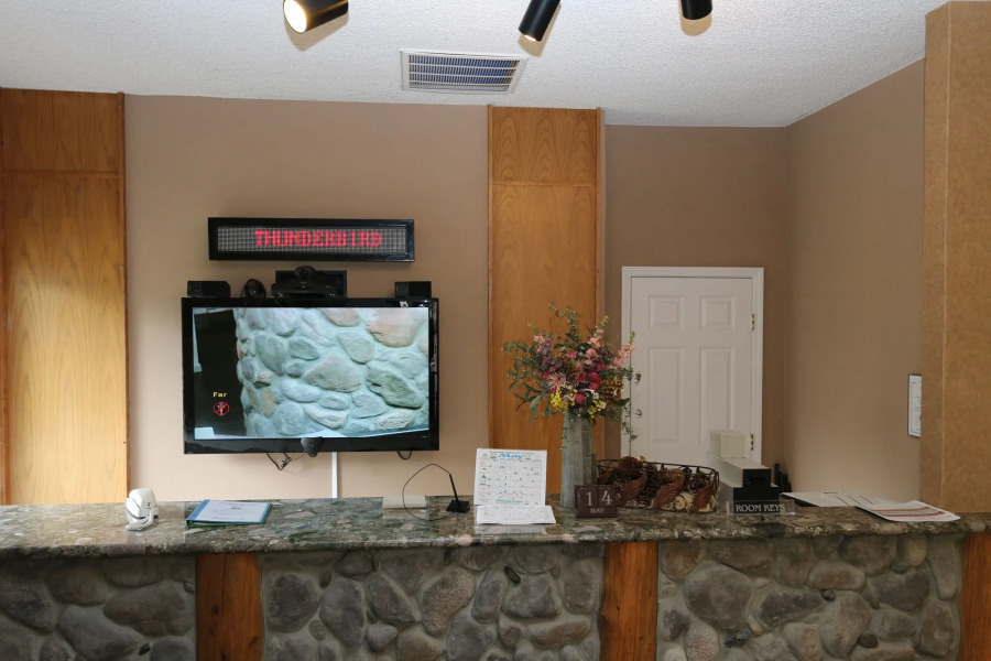 Thunderbird Resort Club