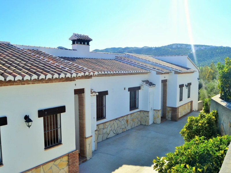 Modern Cottage in Viñuela With Swimming Pool