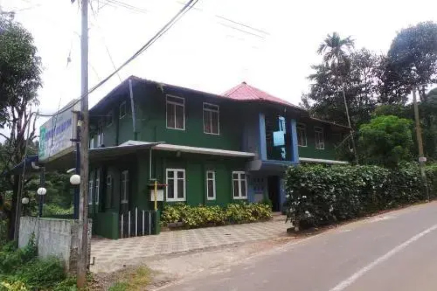 Ceepee's Holiday Inn