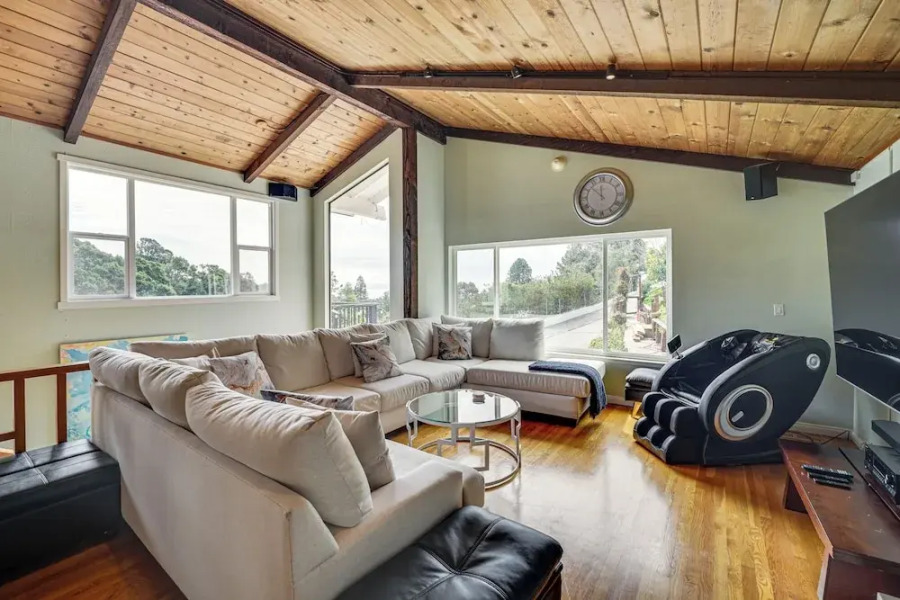 Aptos Home w/ Decks & Hot Tub - 2 Mi to Beach!