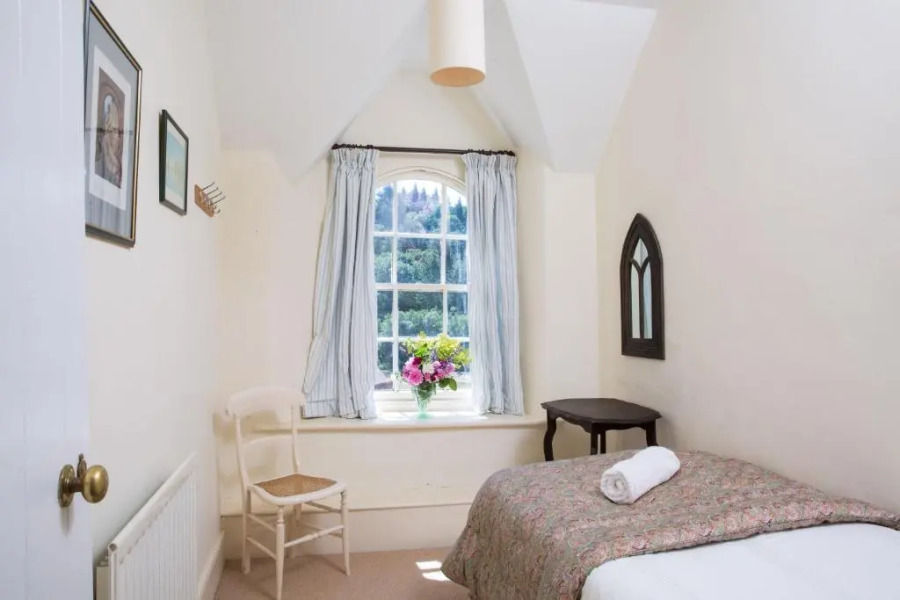 The Old House, Llwyn Madoc