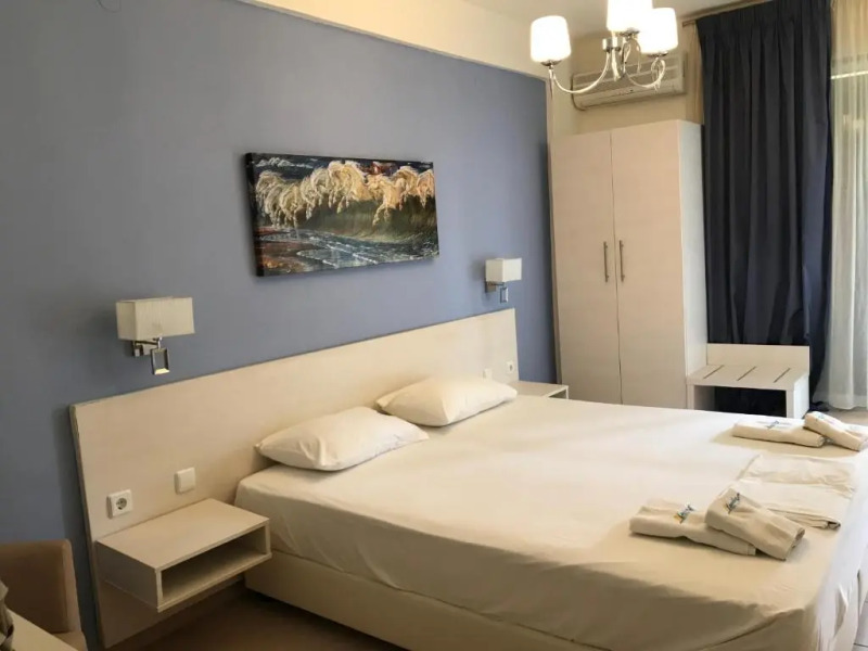 Leonidas Studio Apartments