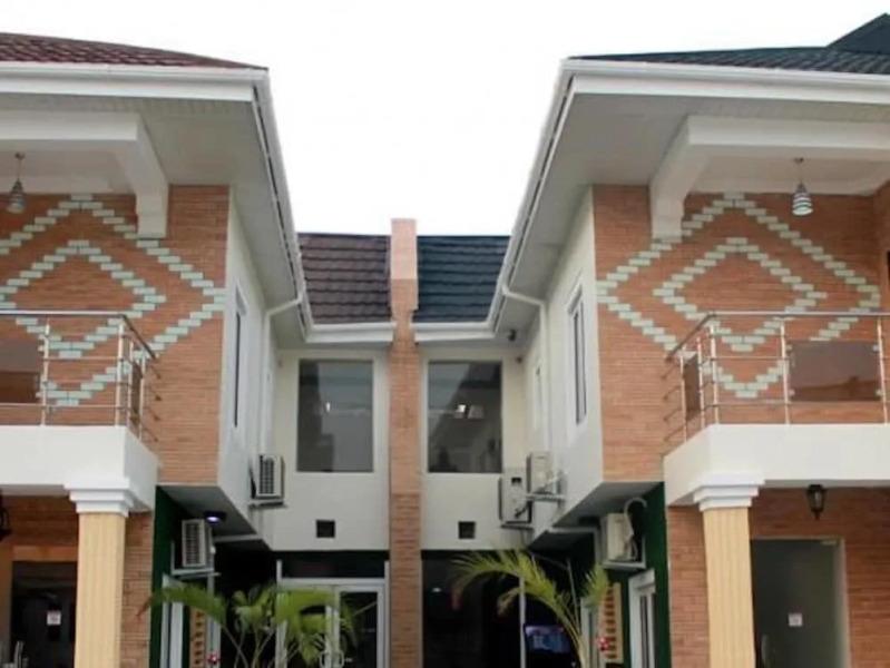 Le Paris Continental Hotel