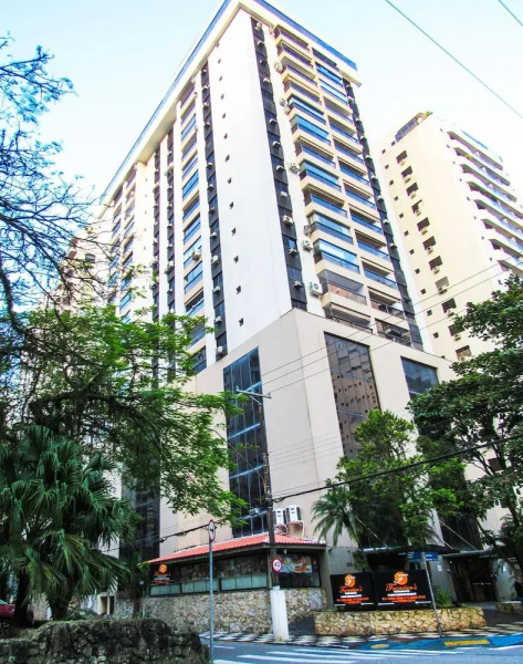 Apto a 200 m da Praia das Pitangueiras-guaruj SP