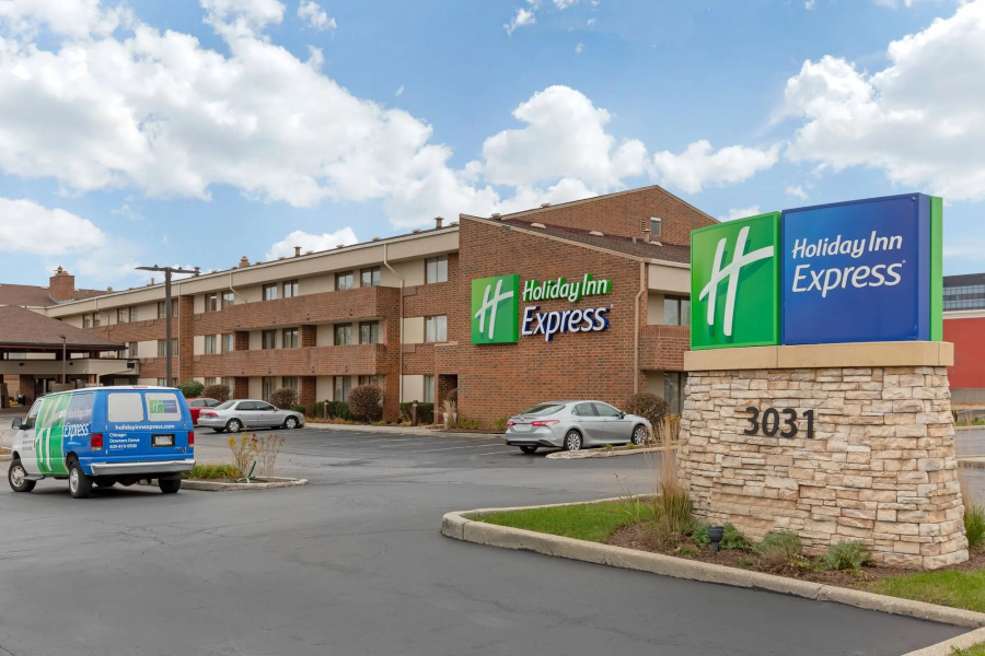 Holiday Inn Express Chicago-Downers Grove by IHG