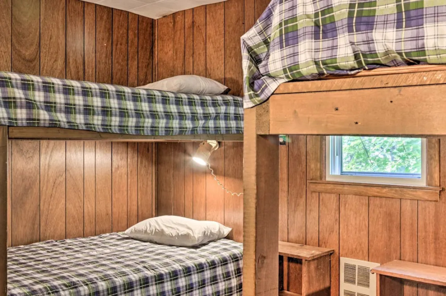 'the Den' Raymond Home w/ 200 Feet of Sandy Beach!