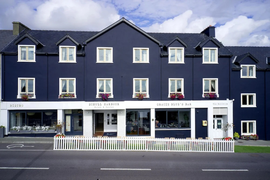 Schull Harbour Hotel