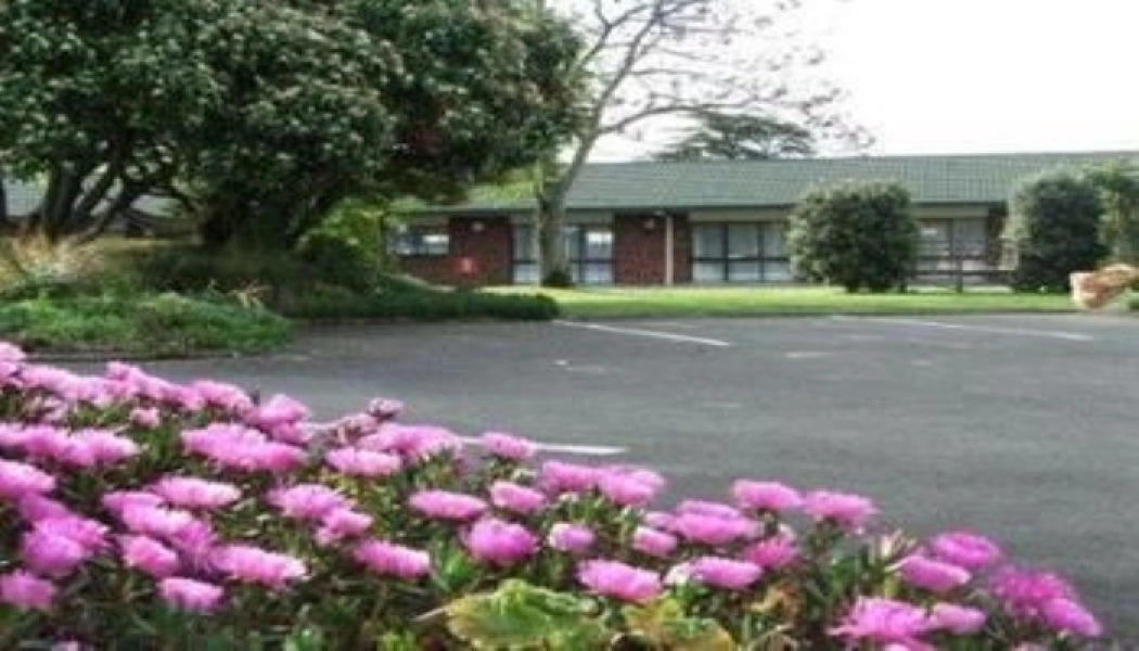 The Highwayman Motel