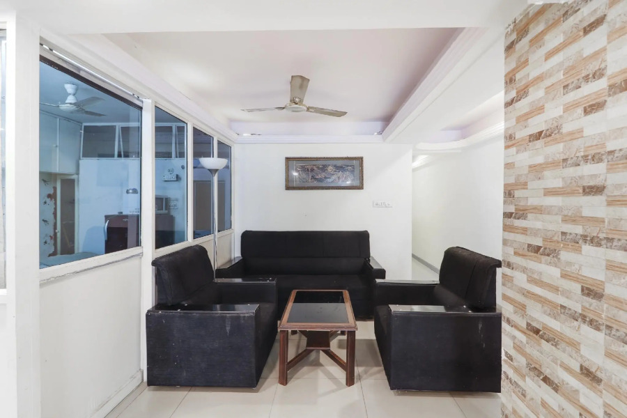 SPOT ON 73685 Hotel Sri Hari