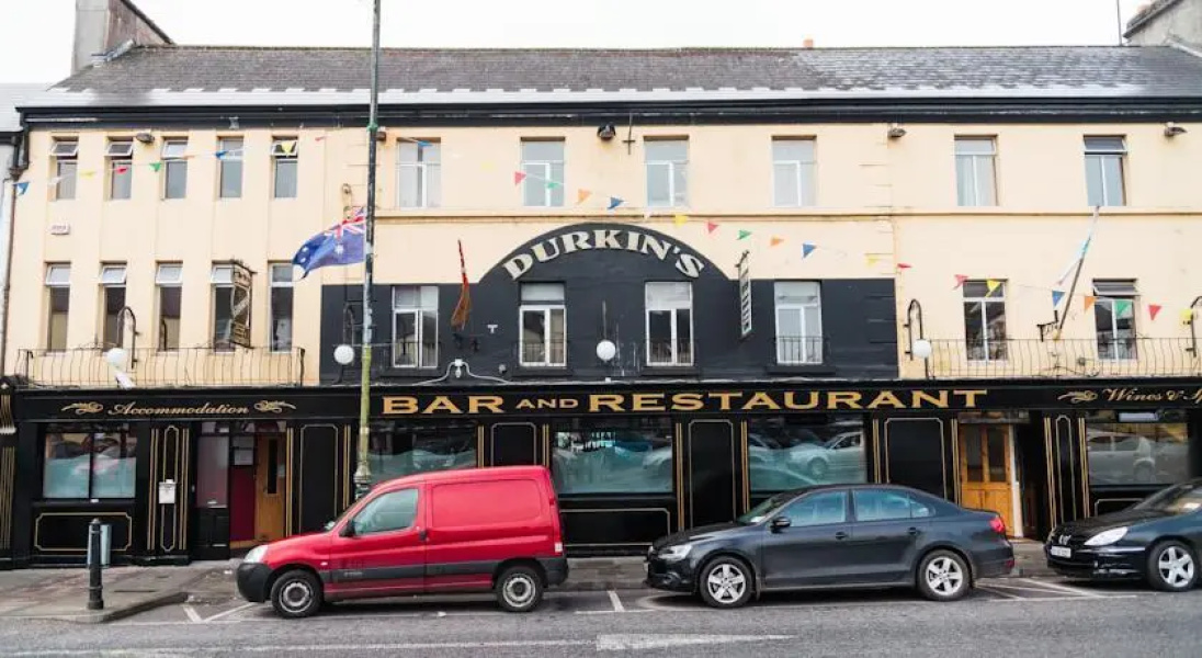 Durkins Bar, Restaurant & Guesthouse