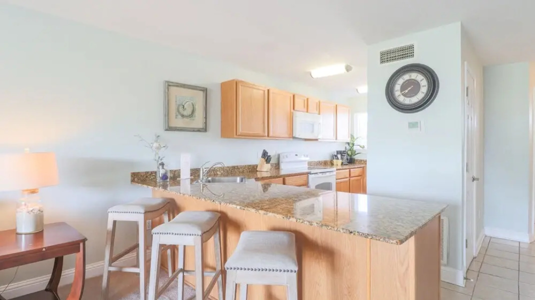 Oak Shores Condominiums