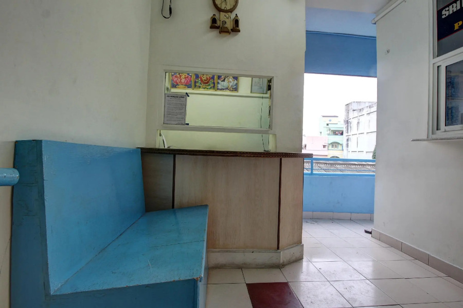 SPOT ON 43676 Sri Om Muruga Lodge