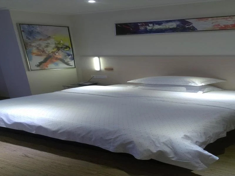 Yizhou City Express Hotel