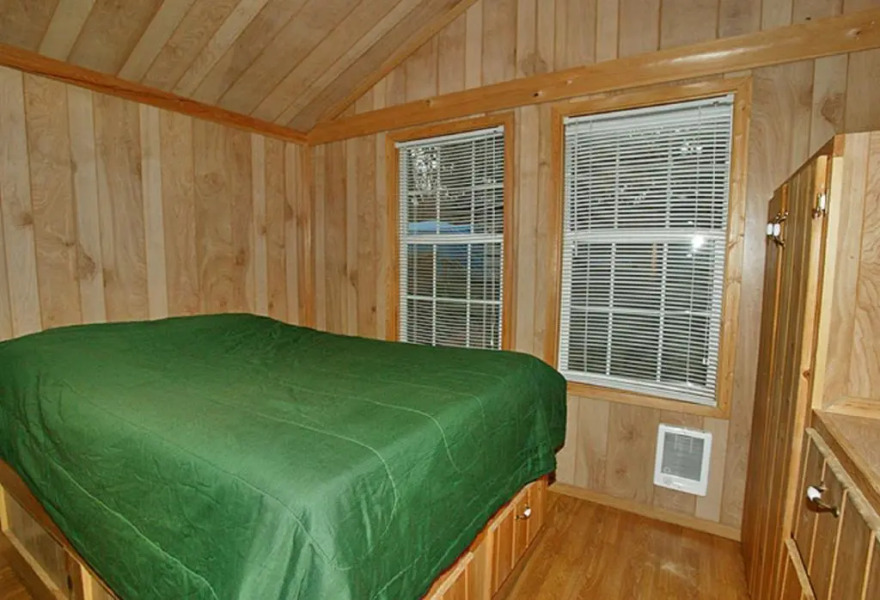 Arrowhead Camping Resort Deluxe Cabin 4