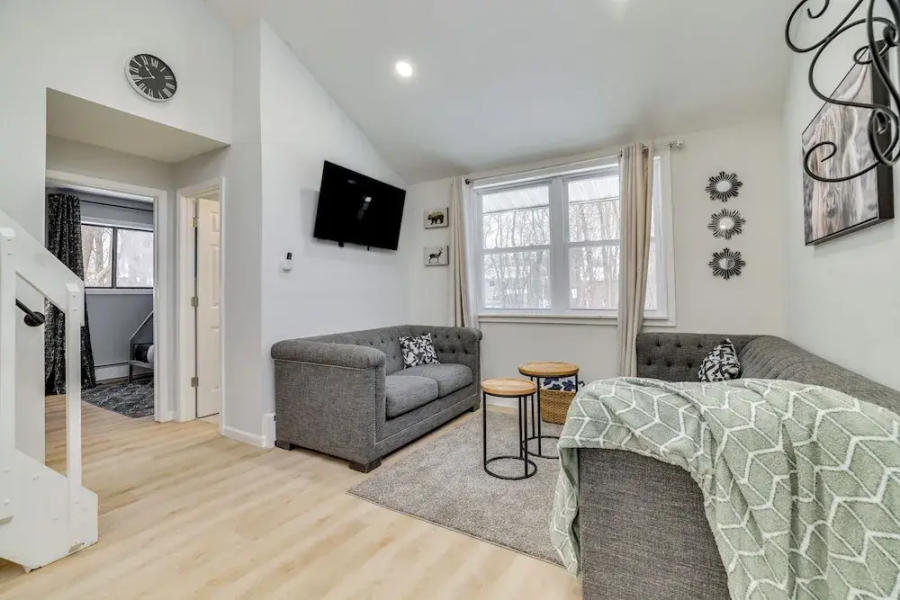 Walk to Lake: Tobyhanna Home w/ Hot Tub & Fire Pit