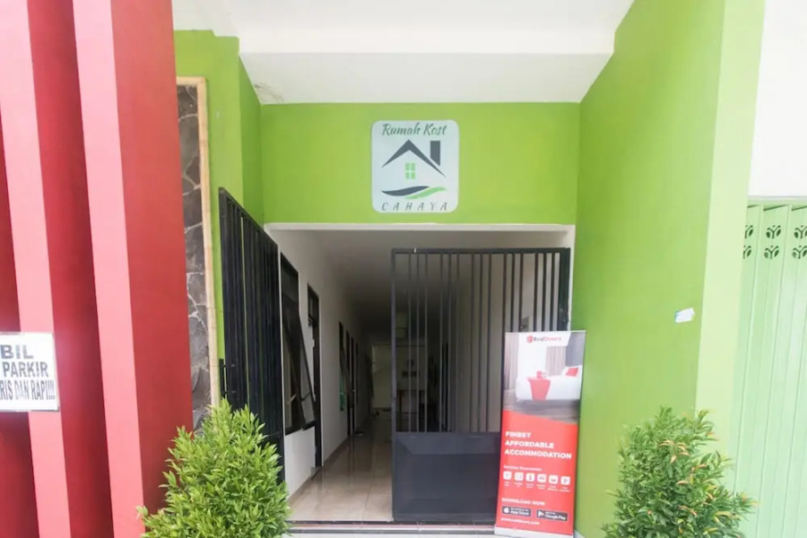 RedDoorz Syariah near Stasiun Madiun