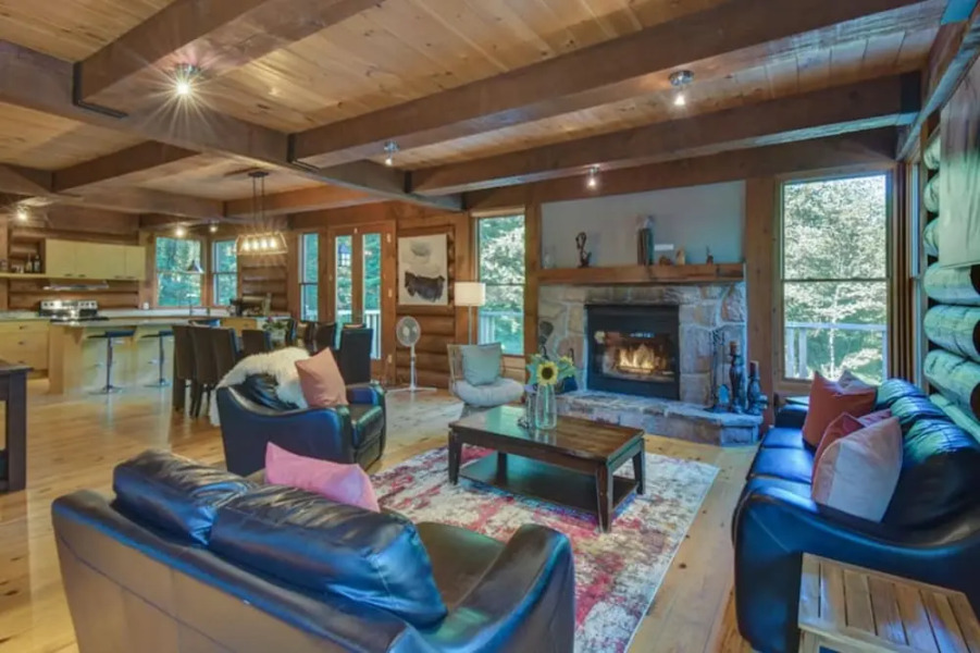 Spacious log Cottage Resort Access Citq 242255