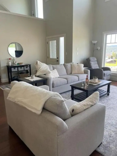 Curt and Candice Jensen Hot Tub Cowichan Bay Ocean View, Games Room and Sauna