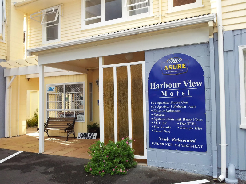 Harbour View Motel and Water Front Apartments