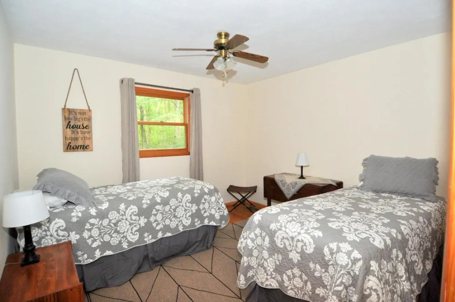 Rosies Creekside Retreat - 3 BR Escape!