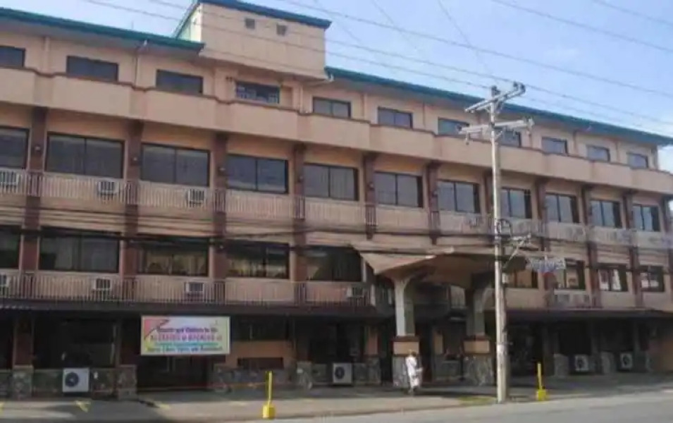 Royal Crest Hotel Restaurant and Sports Centrum