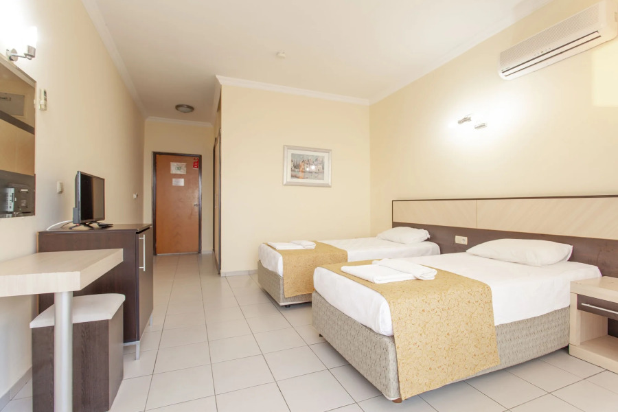 Side Beach Club Hotel