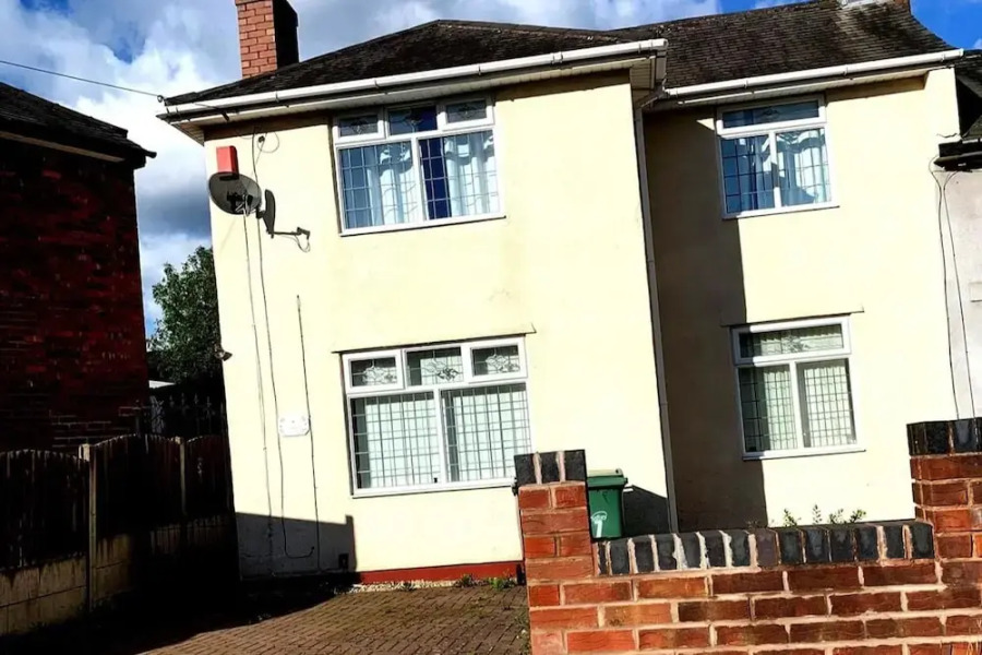 Charming 3BR House - Wifi, Parking, Pet Friendly