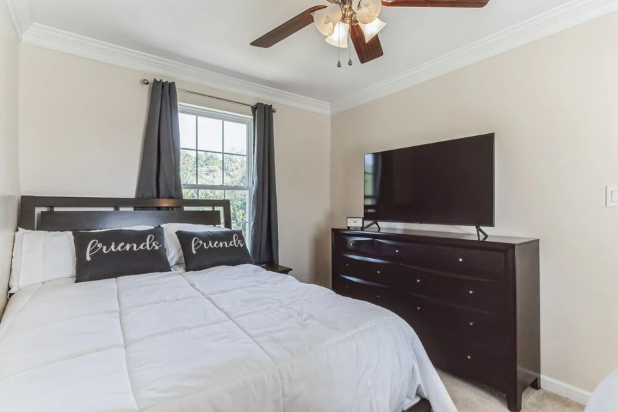 Leo Farm Villa - Beautiful Country Retreat 5 Bedroom Villa by RedAwning