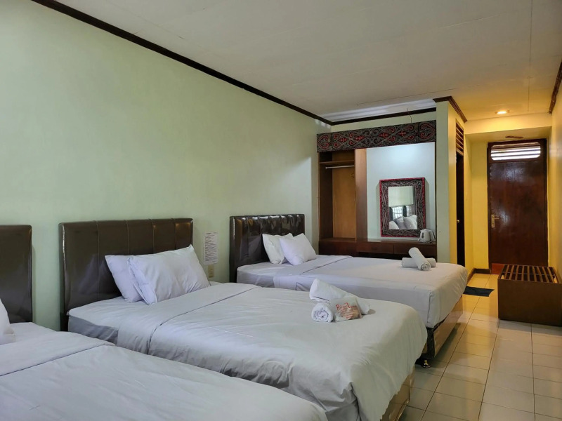 Pandu Lakeside Hotel Tuktuk