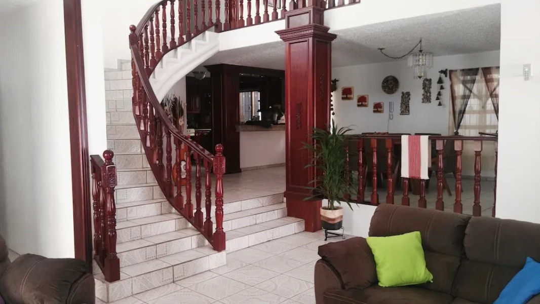 Lia Ajijic - Lakeside B&B