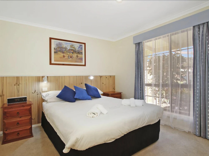 Cedar Cottage - Tudor Village