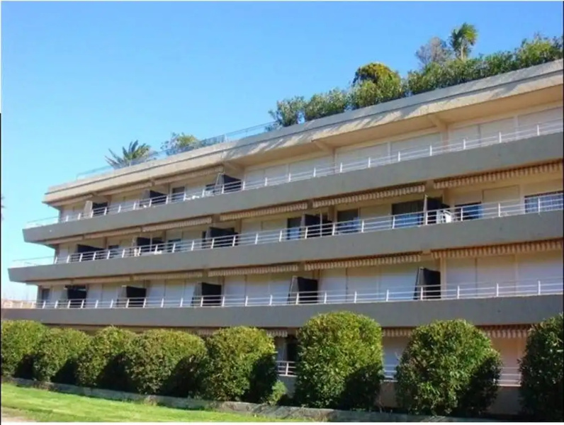 Studio in Saint-tropez, With Pool Access - 800 m From the Beach