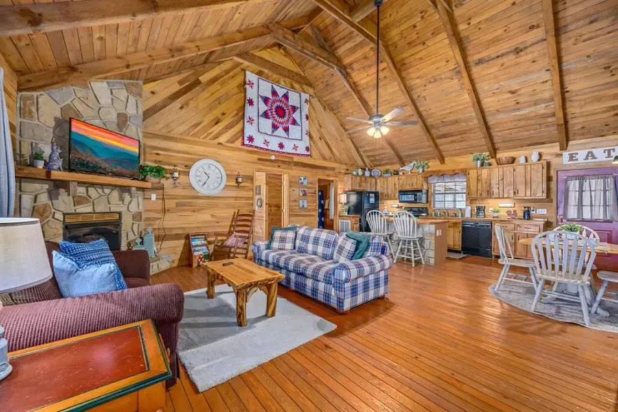 Beautiful View! Log cabin,Fireplace,Hot Tub,Arcade,Pool,Fishing