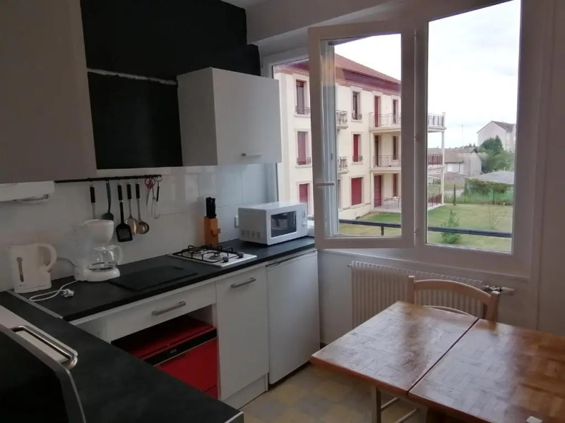 Joli F2 en face de la gare de Paray-le-Monial