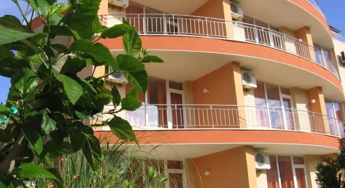 Family Hotel Deja Vu