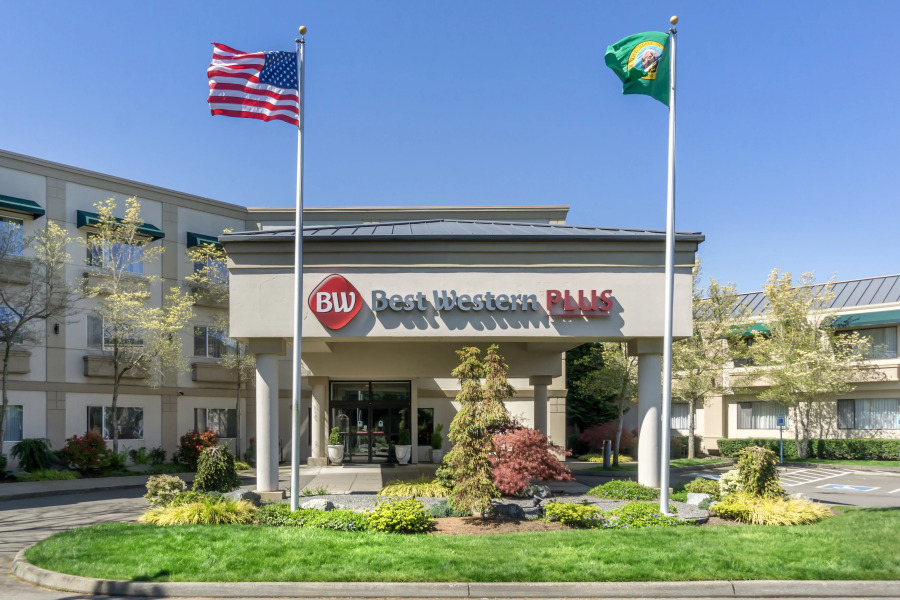 Best Western Plus Edmonds Harbor Inn