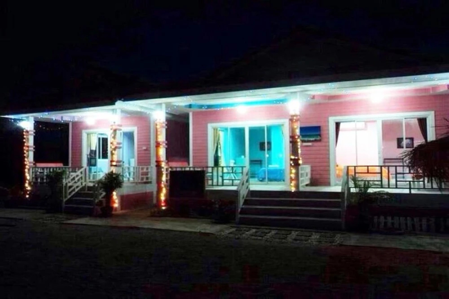 Baan Captain Hook at Koh Larn