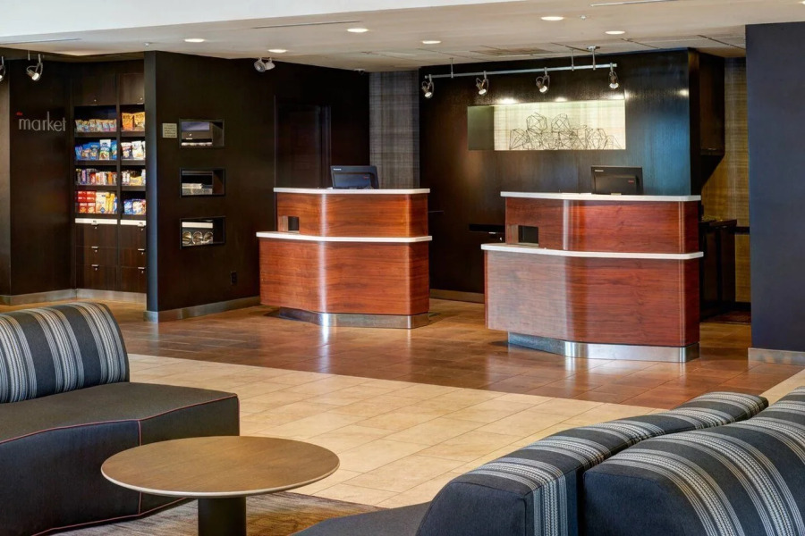 Courtyard by Marriott Louisville East