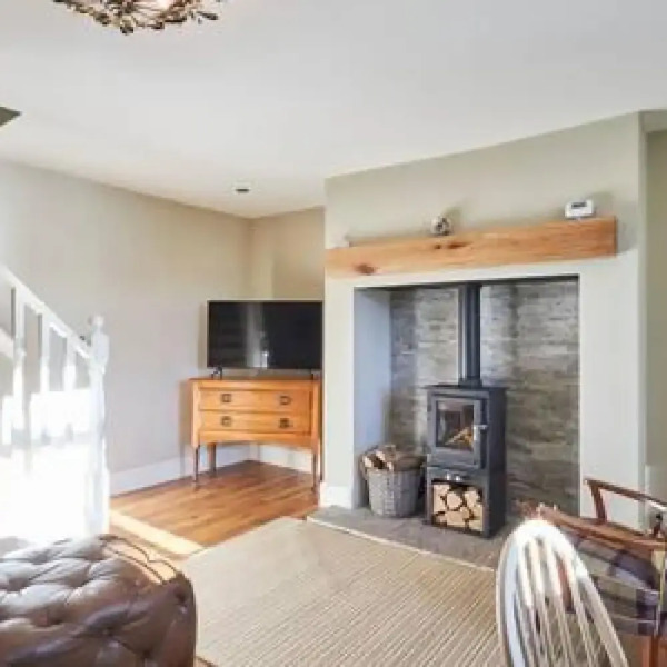 Host Stay Snoozy Goose