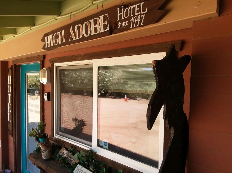 Hilltop Tavern and Inn