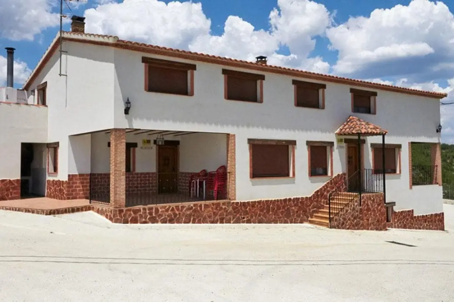 House With 6 Bedrooms in Albacete, With Wonderful Mountain View, Pool Access and Enclosed Garden