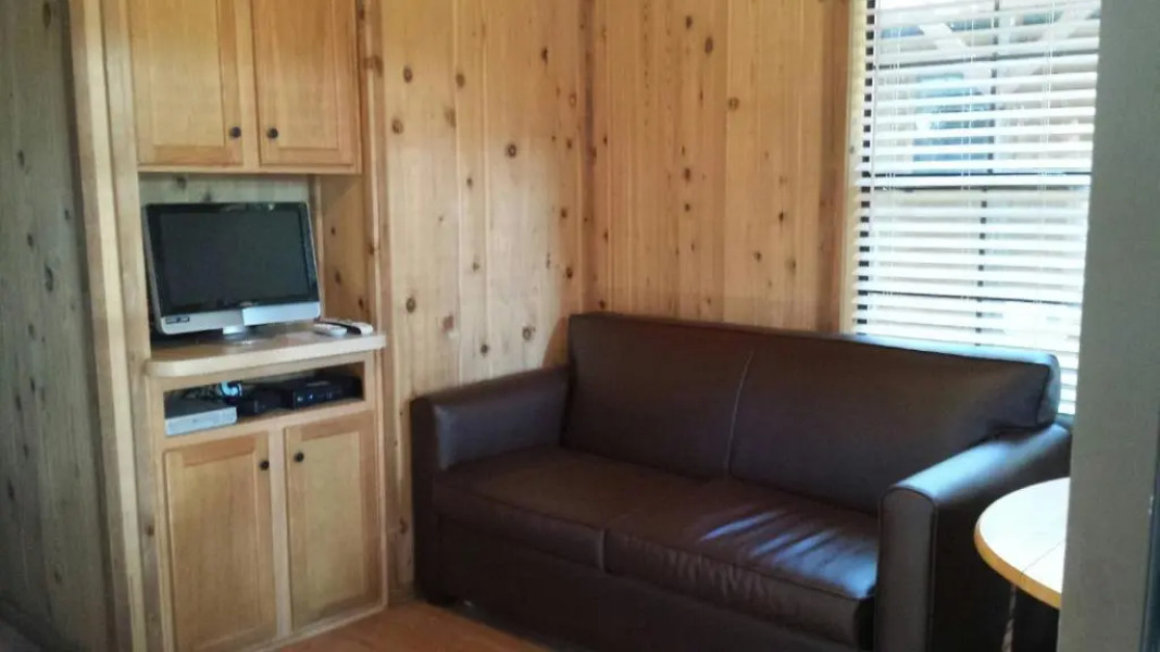 Snowflower Camping Resort Cabin 3