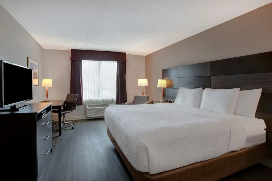 Days Inn & Suites Collingwood