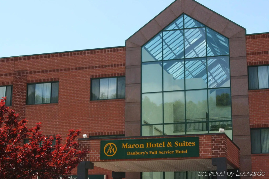Maron Hotel & Suites